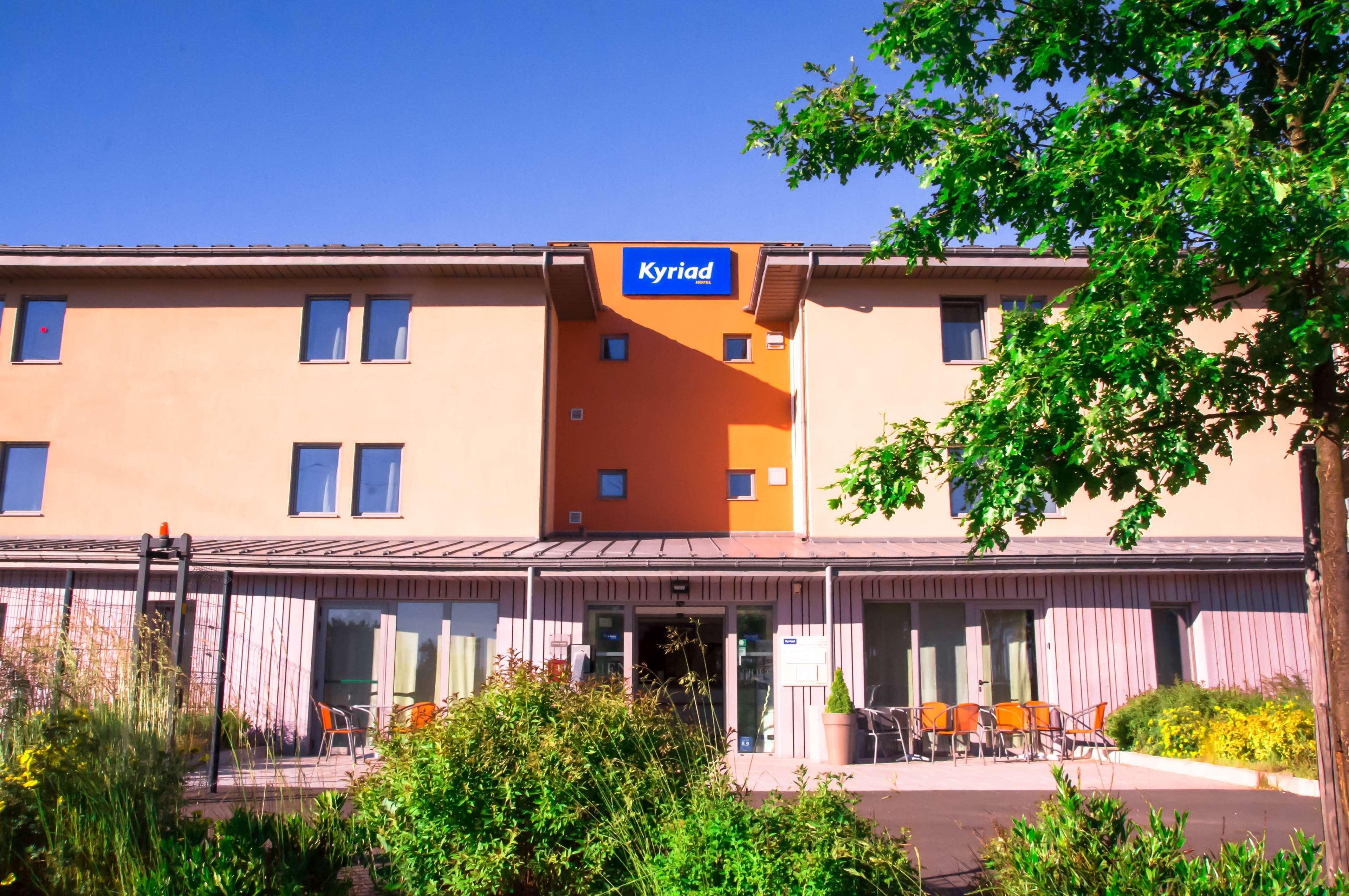 Kyriad Saint Chely D'Apcher - Aire De La Lozere Albaret-Sainte-Marie Exteriör bild