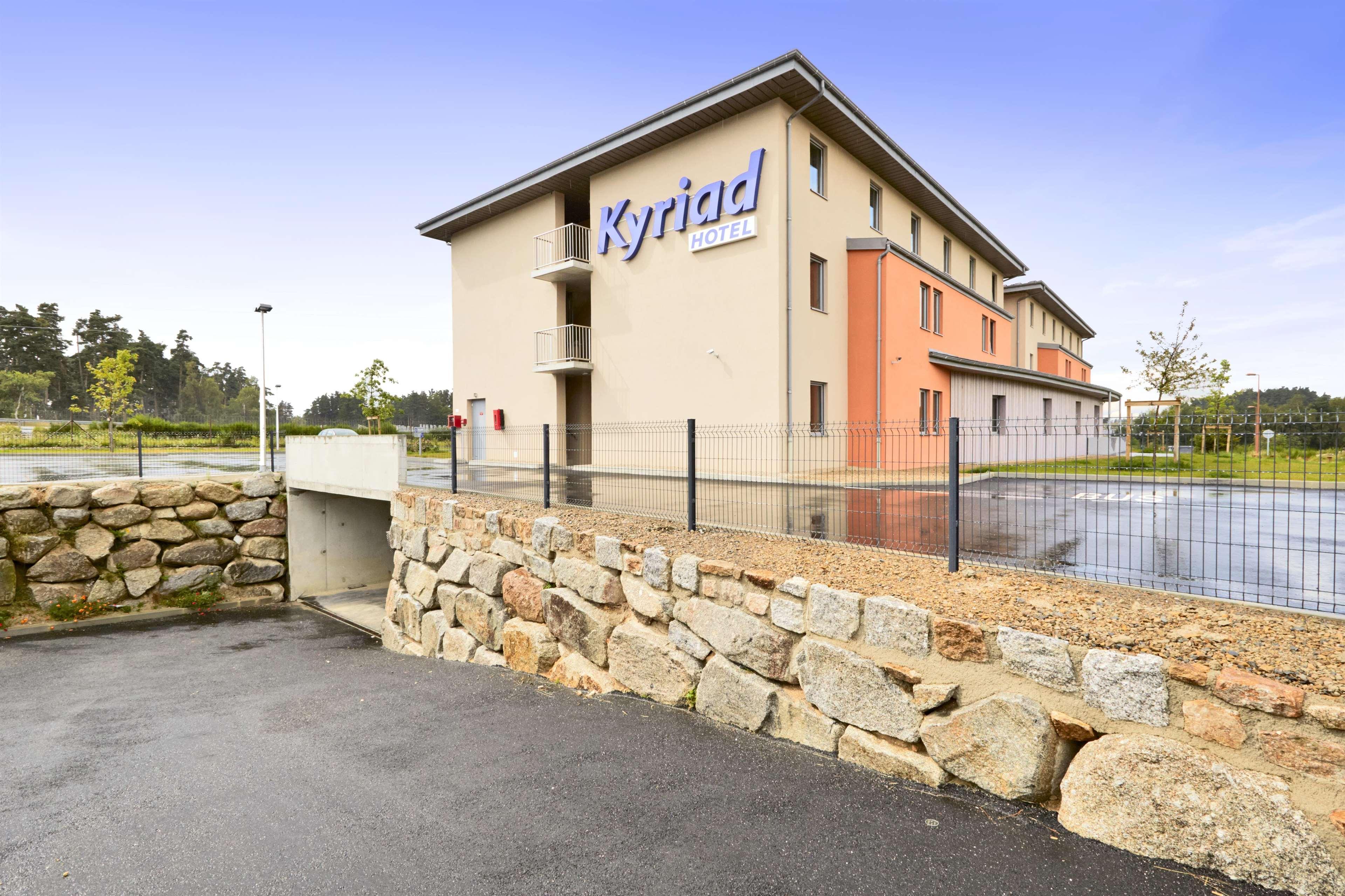 Kyriad Saint Chely D'Apcher - Aire De La Lozere Albaret-Sainte-Marie Exteriör bild